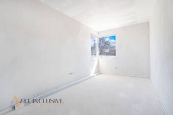 ALL INCLUSIVE | NA PREDAJ 4-IZBOVÝ ROD. DOM-DVOJDOM, BLATNÁ  - 12