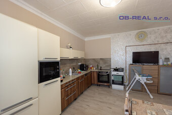 Ponúkame na predaj rekonštr. 3+1izb RD zast.157m2 na spoločn - 12