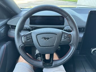 Ford Mustang Mach-E 75.7kWh Premium AWD STD ODPOCET DPH - 12