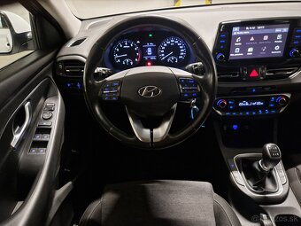 Hyundai i30 combi family 1.5i DPi 81kW 48000km facelift CW - 12