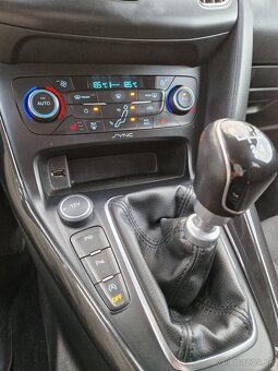FORD FOCUS Kombi Titanium - 12