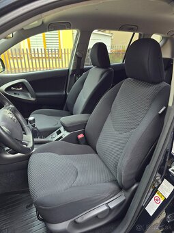 Toyota RAV4 2.0 benzín 2WD 9/2011 pôvod SR - 12