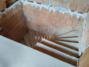 Výrazne znížená cena: Rozostavaný rodinný dom s... - 12