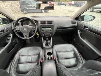 Volkswagen Jetta 1.6 TDI Comfortline - 12