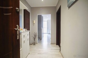 Kompletne prerobený veľký 2-izbový byt na ul. Nábrežná, Nové - 12