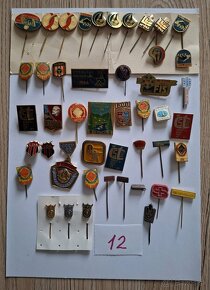 Zbierka rôznych odznakov v počte 1959 kusov. - 12