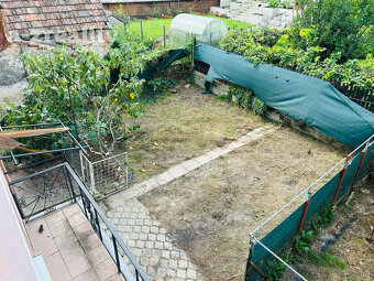Ponúkame na predaj 4-izbový dvojpodlažný rodinný dom s teras - 12