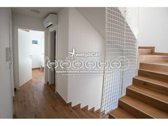 PRIVLAKA - radový dom, 130 m od mora - ihneď k nasťahovaniu - 12
