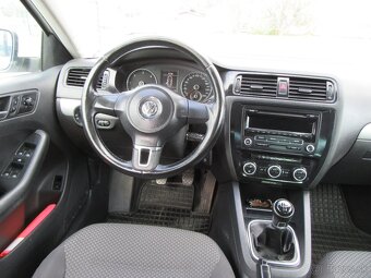 VW Jetta - 12