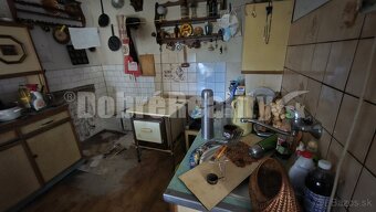 Veľký pozemok s domom. - 12