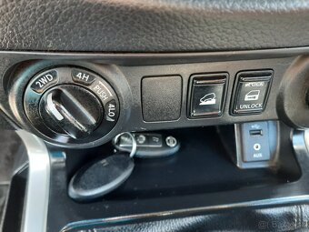 nissan navara 2,3d 120kw - 12