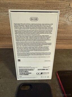 iPhone SE Red 2020 - 12