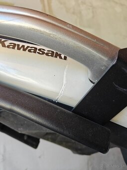 Kawasaki ER6N - 12