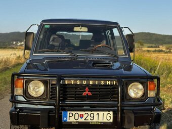 Mitsubishi pajero 2.5 - 12