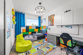 BOSEN | Šikovný rodinný domček s dušou a moderným štýlom - 12