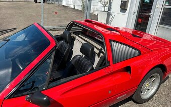Ferrari 328 GTS z roku 1988 - 12