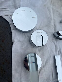 Vodovodné batérie a kúpeľňové komponenty - 12