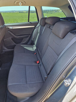 Škoda Octavia Combi 2.0 TDI Style DSG - 12
