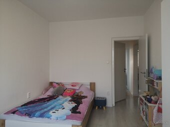 Predám zrekonstruovany 3 izbovy byt - 12