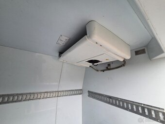 Predám chladiarenské auto dodávku Renault Master - 12