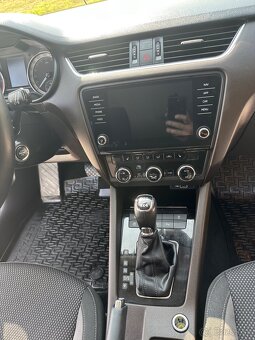 Škoda octavia combi scout - 12