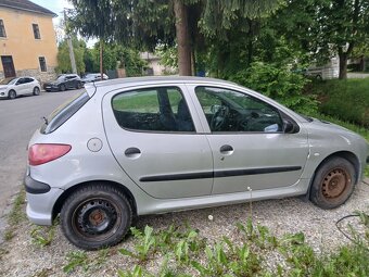 Predám peugeot206 na náhradné diely - 12