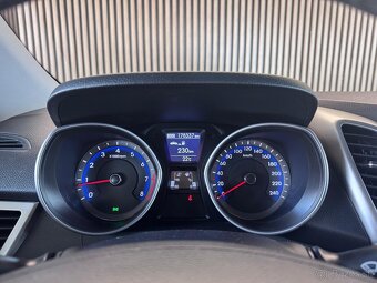 Hyundai i30 1.6 MPI 2015/Slovák - 12