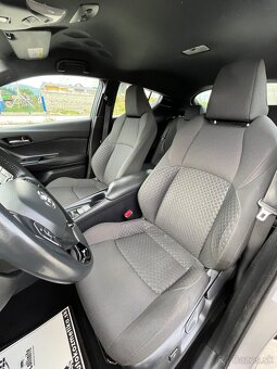 Toyota C-HR 1.8i Hybrid 2022 Automat - 12