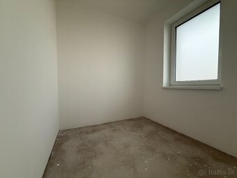 NOVOSTAVBA - ZLATÉ MORAVCE - 12