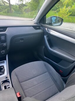 Škoda Octavia 1.6 TDI Elegance Max R.V.2015 - 12