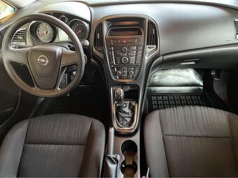 Opel Astra 1.4 benzín 2010 - 12
