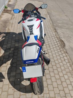 HONDA CBR 1000RR - 12