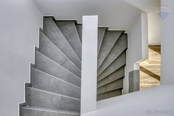 PREDAJ, DOM NA KĽÚČ, Dunajská Streda, 4 izby, pozemok 189 m2 - 12