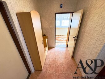 RODINNÝ DOM S GARÁŽOU, LETNOU KUCHYŇOU A POZEMKOM 1130M2, SE - 12