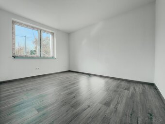 NA PREDAJ - 4 - IZBOVÝ RODINNÝ DOM KOŠECA - NOZDROVICE - 12