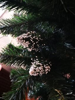 Umelý vianočný stromček - 12