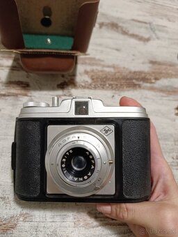 Starožitnosti -vazy,knihy, fotoaparát - 12