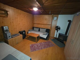 Krásna záhradka s útulnou chatou - 12