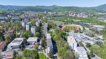 MODERNE ZREKONŠTRUOVANÝ 2i BYT BLÍZKO CENTRA MESTA - 12