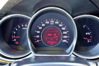 Kia Cee´d 1.6 CRDi EX/Gold - 12