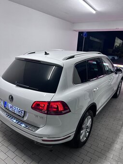 Volkswagen Touareg 3.0 TDI V6/TOP STAV - 12