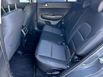 Kia SPORTAGE 1,6TGDi AT7 4x4 BLACK Editio + ŤAŽÉ - 12