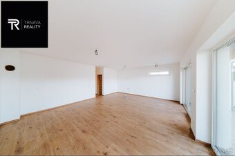 TRNAVA REALITY - DOM V ŠTANDARDE s prístreškom a terasou, ob - 12