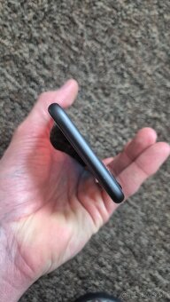 Predám Apple iPhone 11 , 128GB - 12