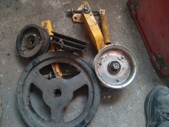 New Holland - 12