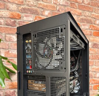 Ryzen 9 7950X\32GB\RTX 3080\SSD\1300W Zdroj - 12