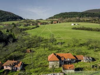 Dom na výnimočnom pozemku o rozlohe 15975m2 s prekrásnym v - 12