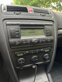 Škoda Octavia 2 1.9TDI ELEGANCE - 12