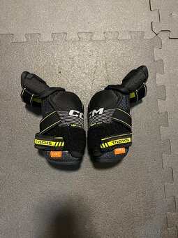 CCM Tacks XF Pro youth veľkosť detské M/L - 12