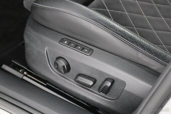 ŠKODA SUPERB COMBI SPORTLINE 1.4TSI iV DSG MATRIX-LED - 12
